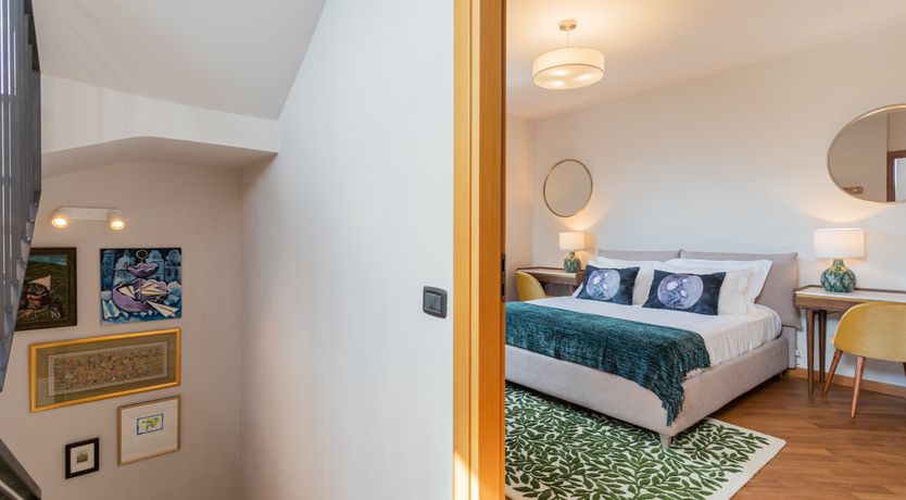 Photo of Lakeside Bliss