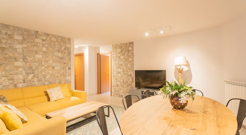 Photo of Lakeside Bliss