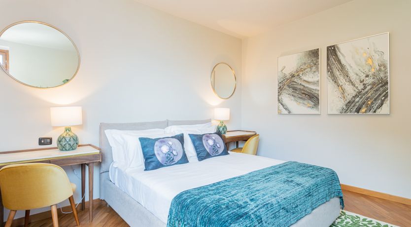 Photo of Lakeside Bliss