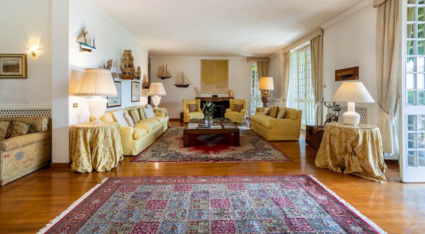 Photo of Between The Lakes