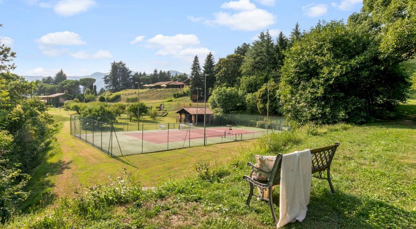 Photo of Between The Lakes