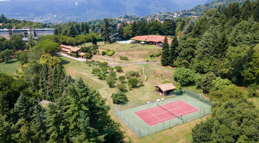 Photo of Between The Lakes