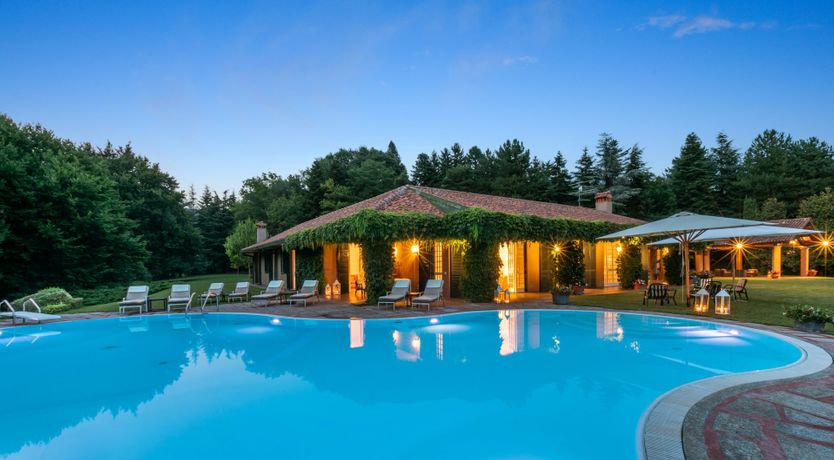 Photo of Between The Lakes