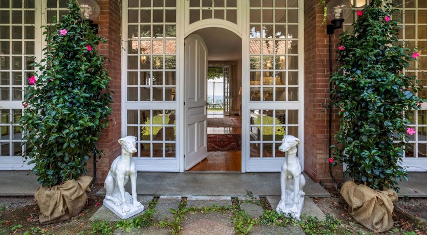 Photo of Between The Lakes