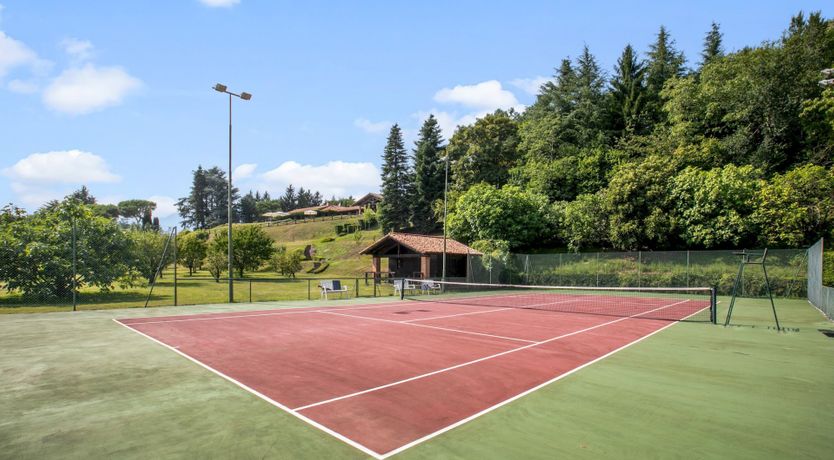 Photo of Between The Lakes