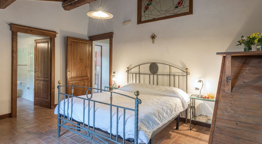 Photo of Old Tuscan Farmhouse