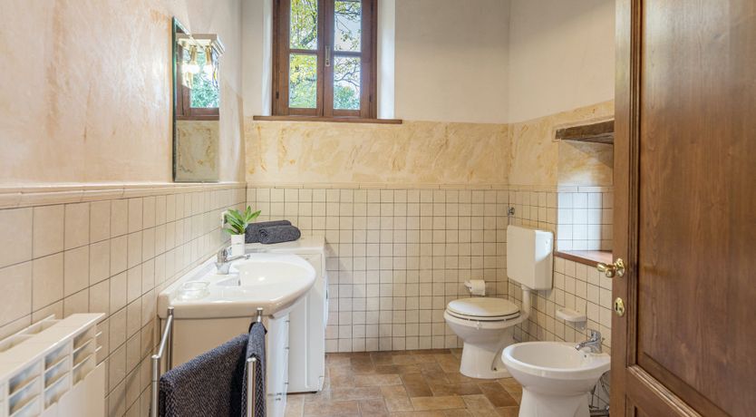 Photo of Old Tuscan Farmhouse