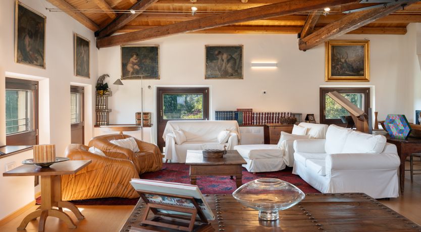 Photo of Prosecco Mansion