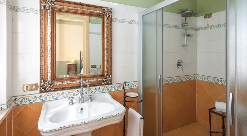 Photo of Heraldic Crest