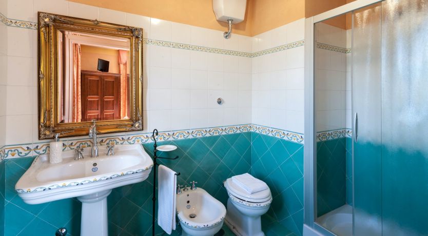 Photo of Heraldic Crest