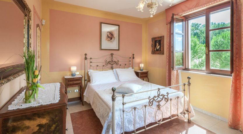 Photo of Heraldic Crest