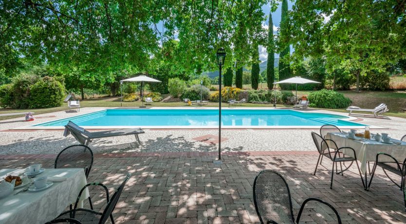 Photo of Heraldic Crest