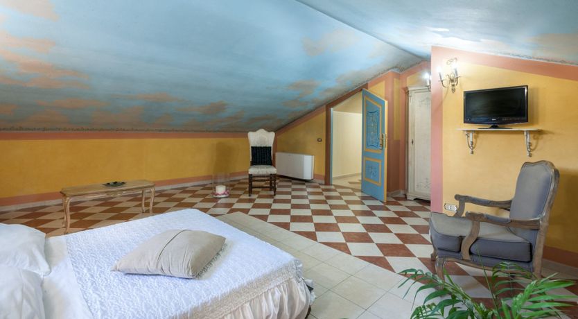 Photo of Heraldic Crest