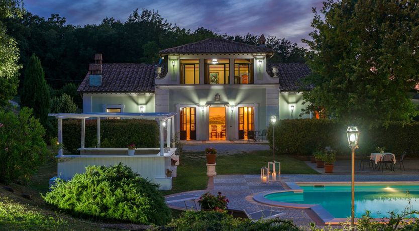 Photo of Heraldic Crest