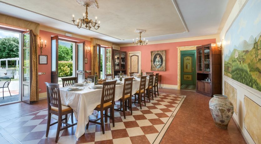 Photo of Heraldic Crest