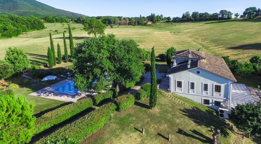 Photo of Heraldic Crest