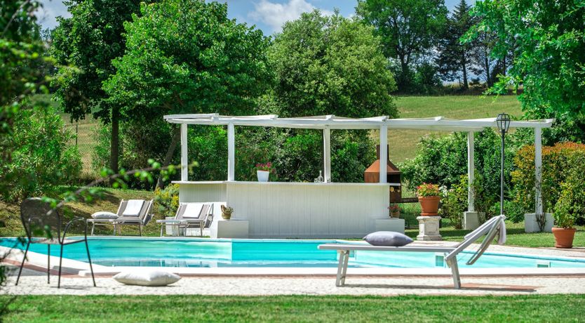 Photo of Heraldic Crest