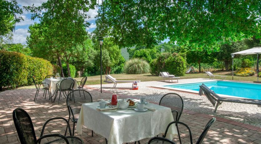 Photo of Heraldic Crest