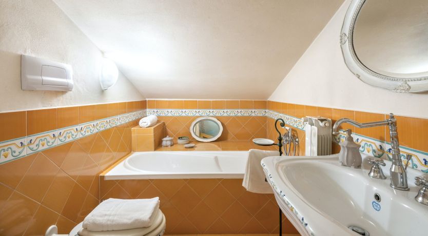 Photo of Heraldic Crest