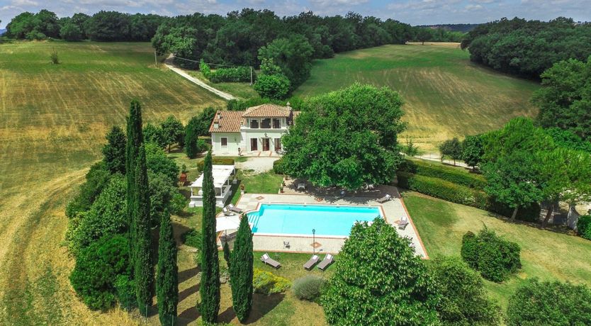 Photo of Heraldic Crest