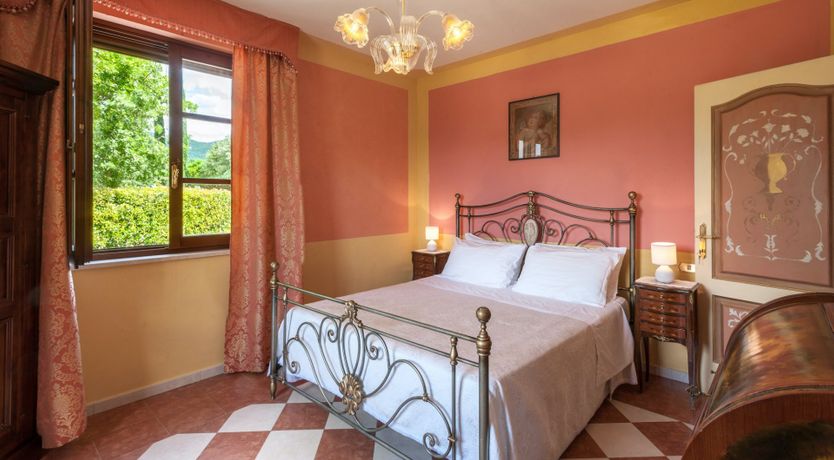 Photo of Heraldic Crest