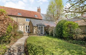 in Shipton Gorge (DC007) Holiday Cottage
