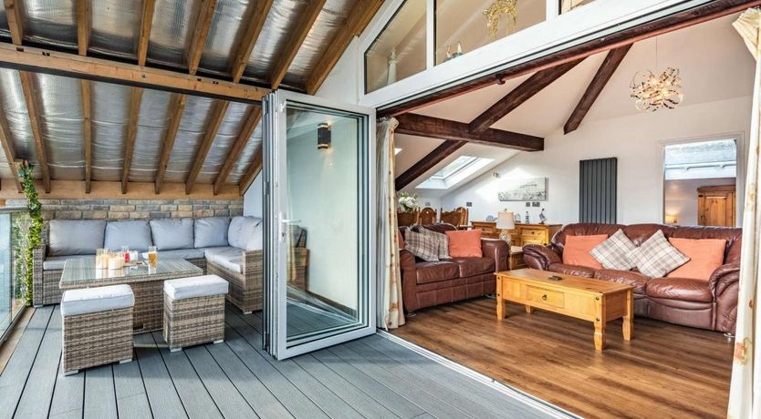 Photo of 5 Bed in Red Wharf Bay