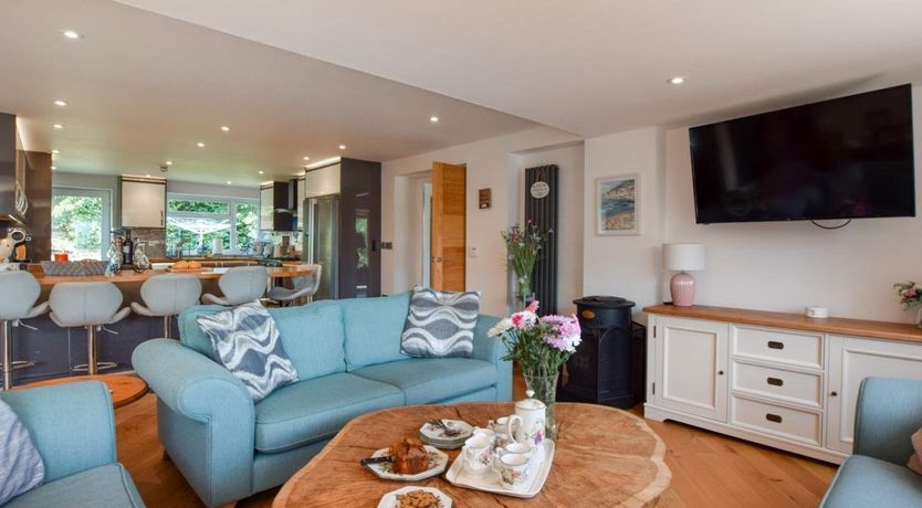 Photo of 5 Bed in Red Wharf Bay