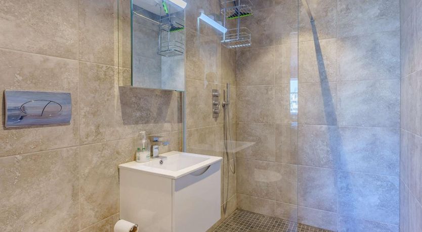 Photo of 2 Bed in Sandown