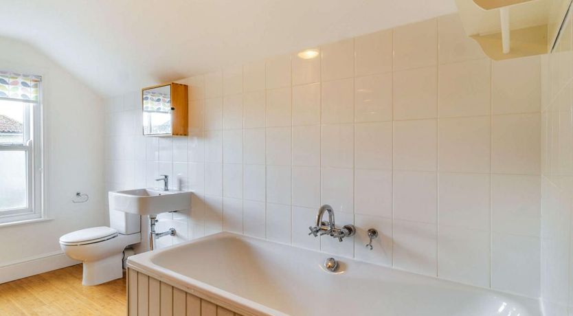 Photo of 4 Bed in Holt