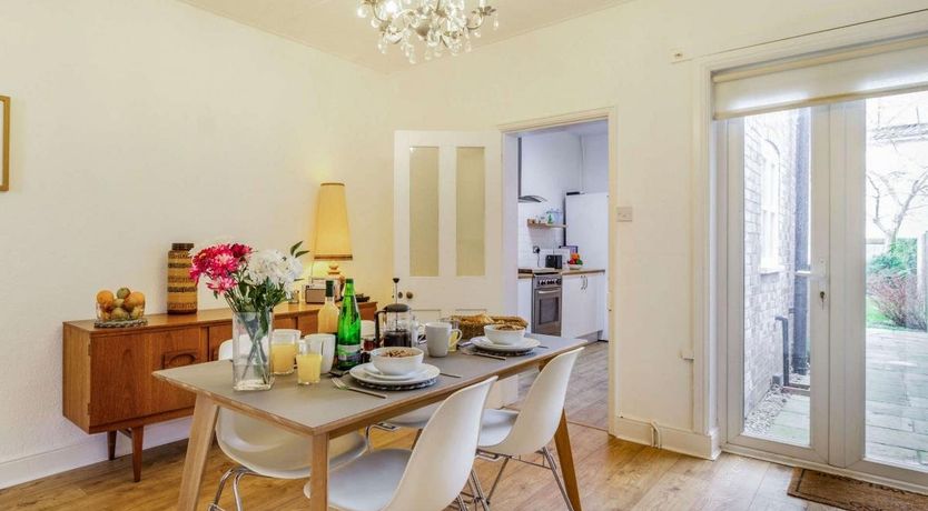 Photo of 4 Bed in Holt