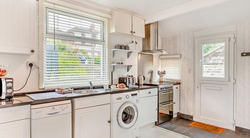 Photo of 3 Bed in Perranporth