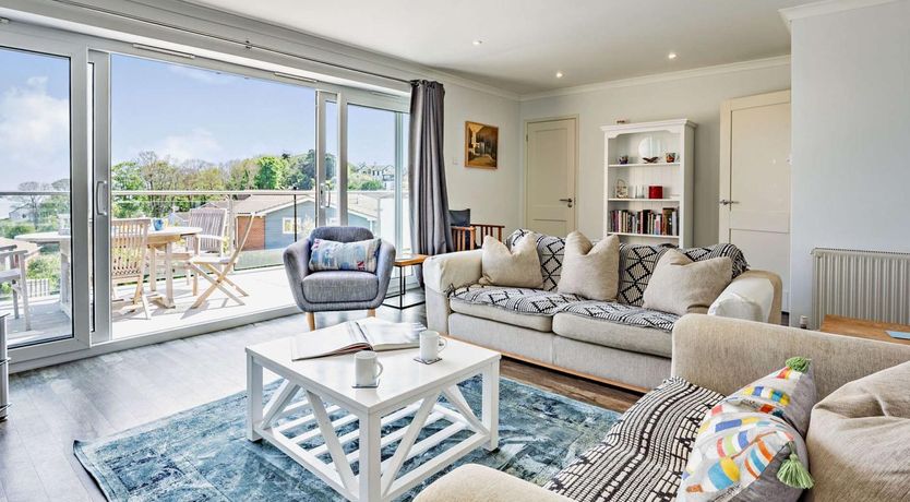 Photo of 4 Bed in Seaview