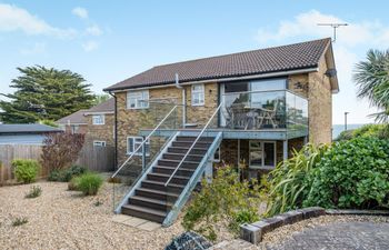 4 Bed in Seaview Holiday Cottage