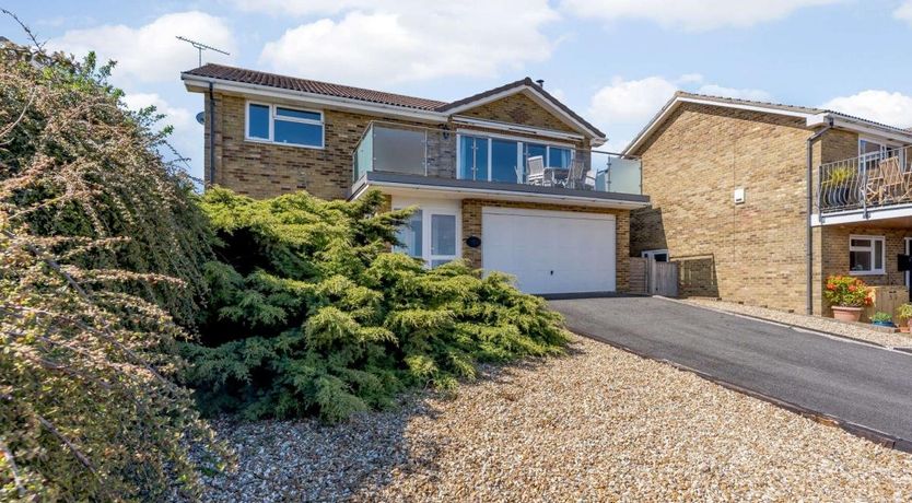 Photo of 4 Bed in Seaview