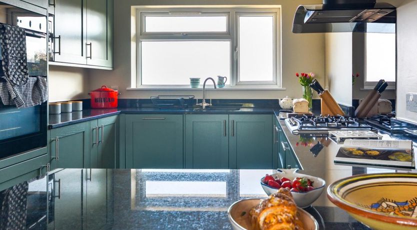 Photo of 4 Bed in Seaview