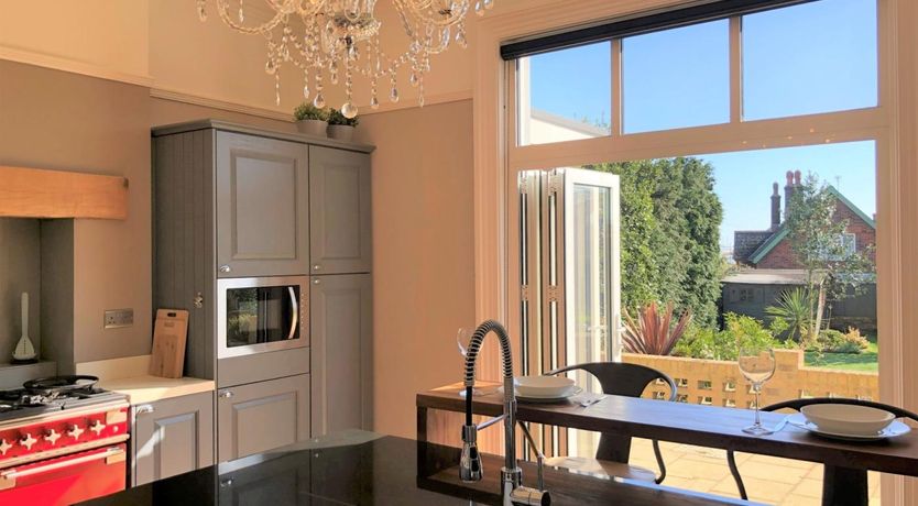 Photo of 5 Bed in Sandown