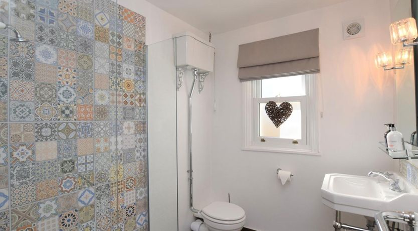 Photo of 5 Bed in Sandown