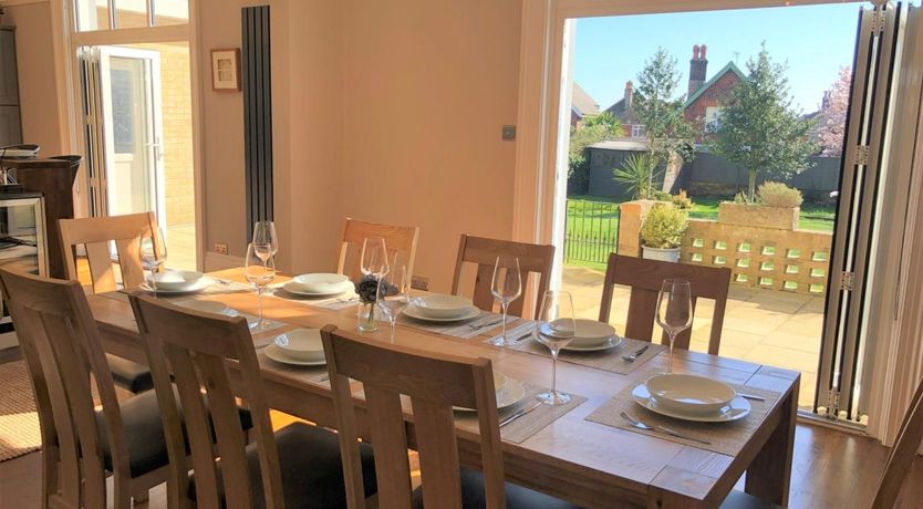 Photo of 5 Bed in Sandown