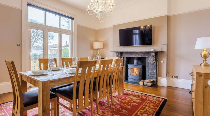 Photo of 5 Bed in Sandown