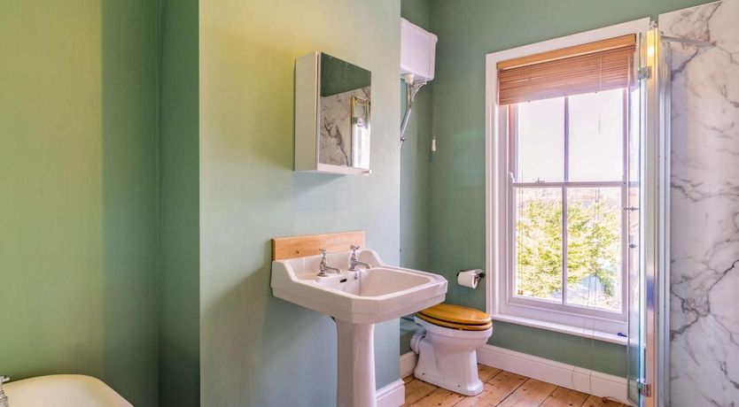 Photo of 3 Bed in Holt