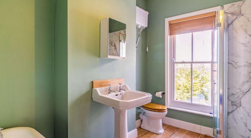 Photo of 3 Bed in Holt