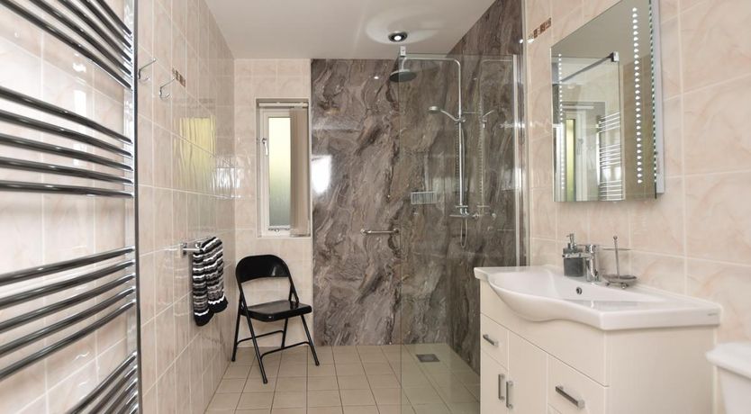 Photo of 2 Bed in Llandderfel