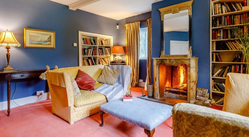 Photo of 5 Bed in Dorchester