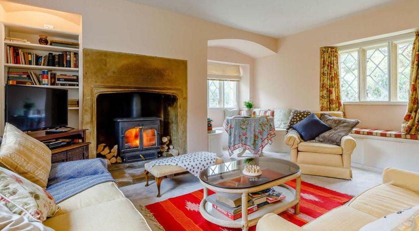 Photo of 5 Bed in Dorchester