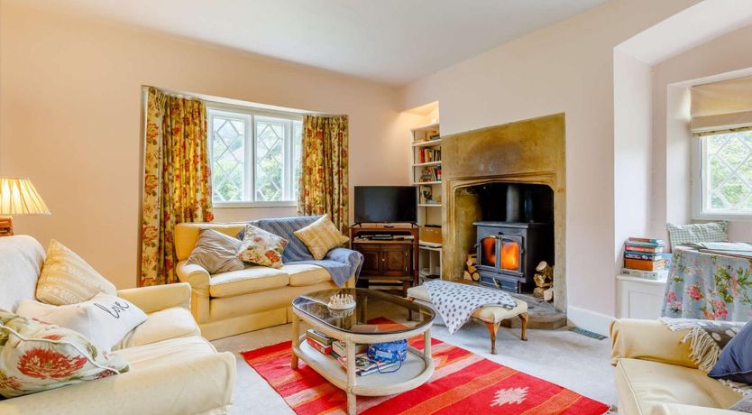 Photo of 5 Bed in Dorchester