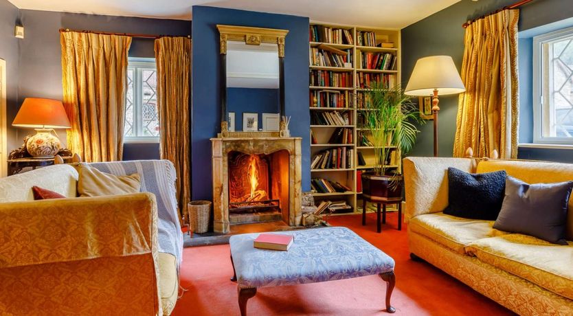 Photo of 5 Bed in Dorchester