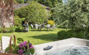 Photo of in Minterne Magna (87050)