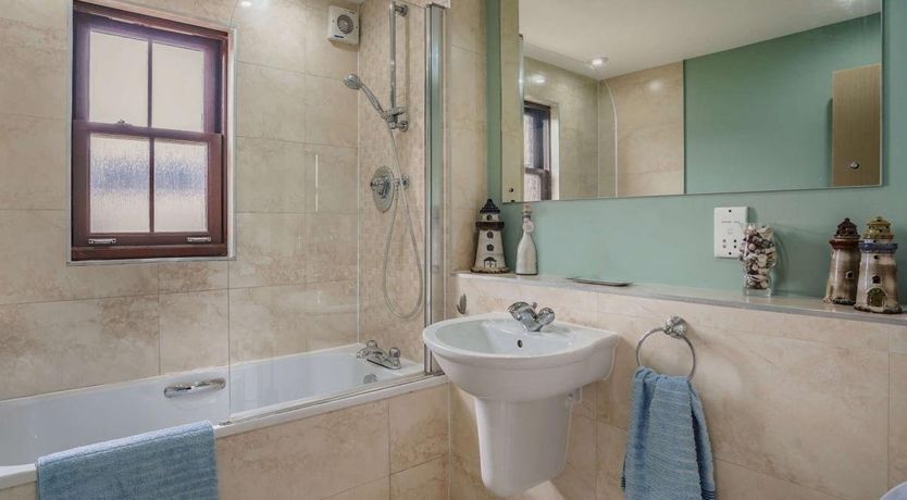 Photo of 4 Bed in Burry Port