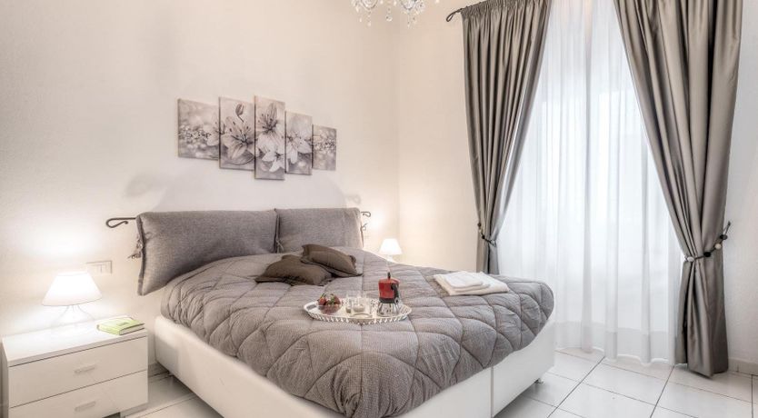 Photo of La Signorina